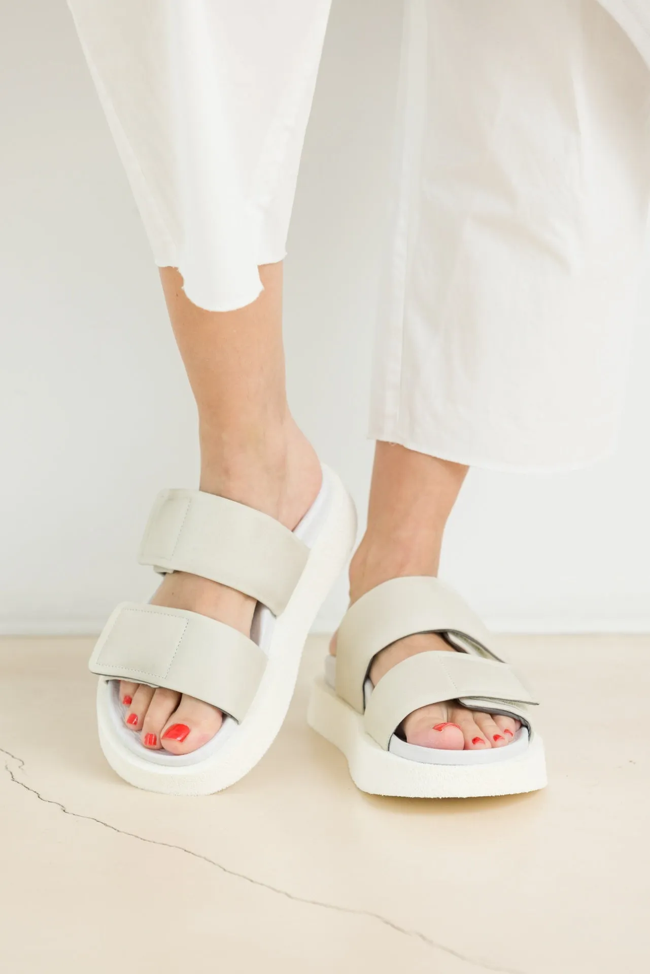 LOFINA SANDALS GASOLINE GREIGE