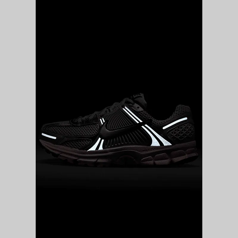 W's Zoom Vomero 5 - Photon Dust/Pink Foam - LAST PAIR